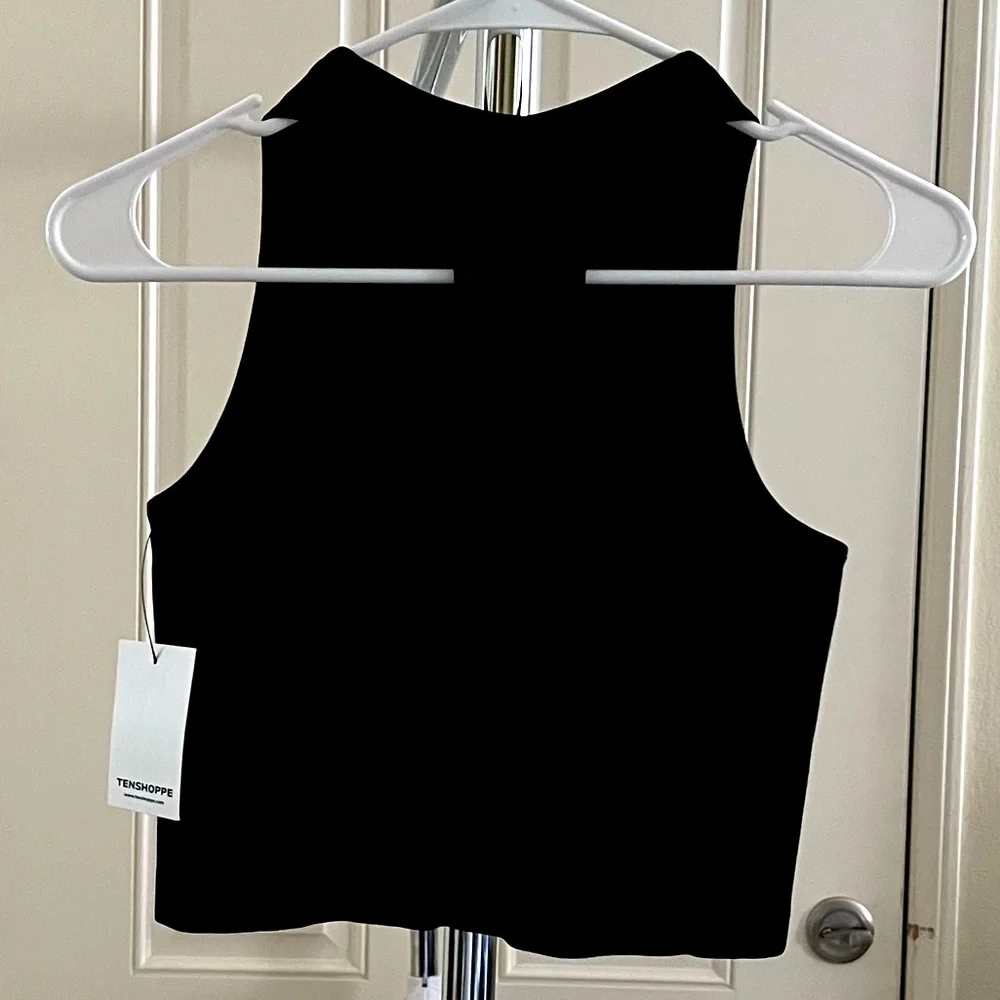 Dynamic Tenshoppe Ribbed Racer Back Crop Top - Picture 2 of 4